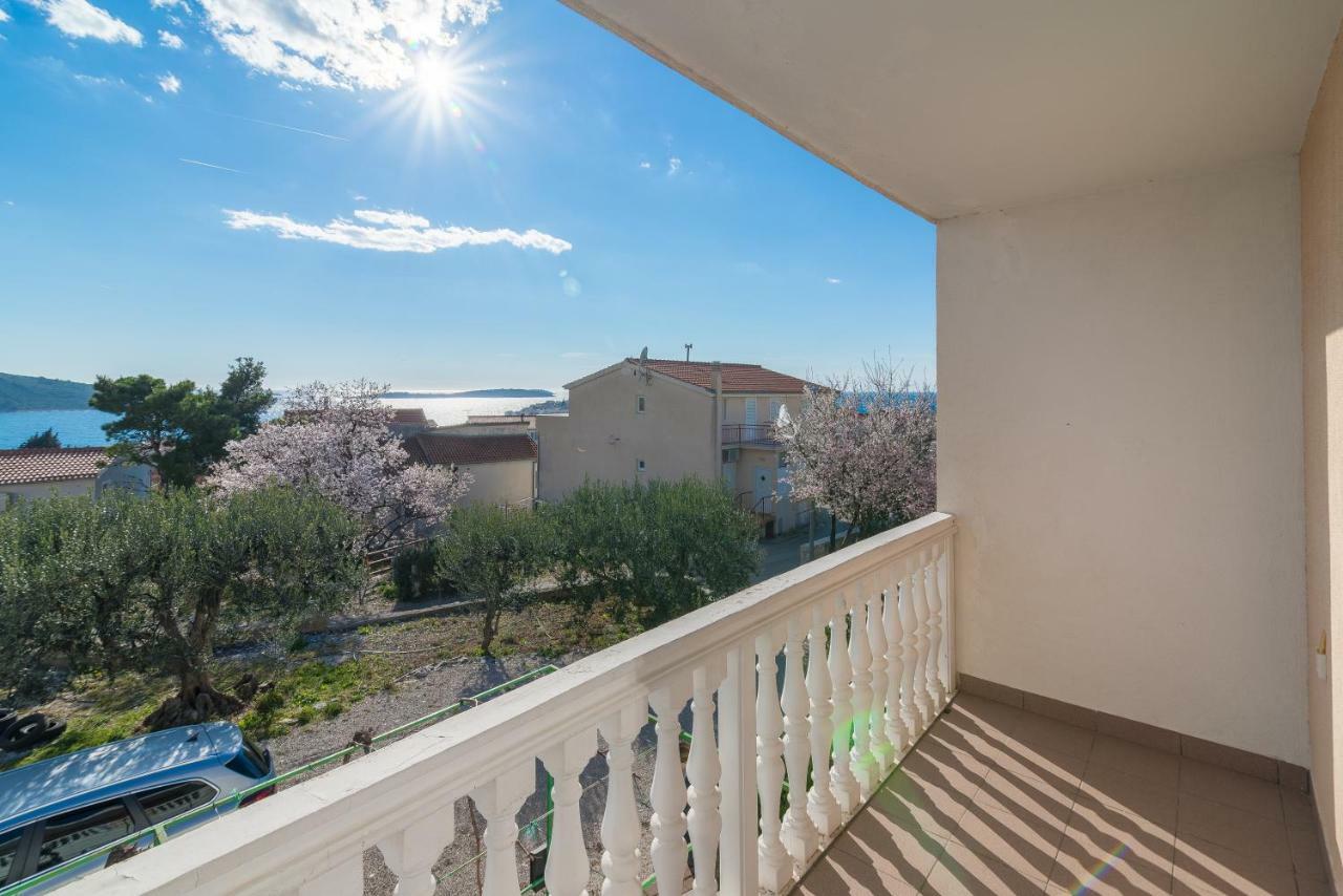 Olive Gardens Apartment Primosten Exterior photo